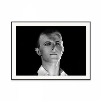 AT THE EDGE OF THE STAGE WITH DAVID BOWIE I BY STEFAN ALMERS