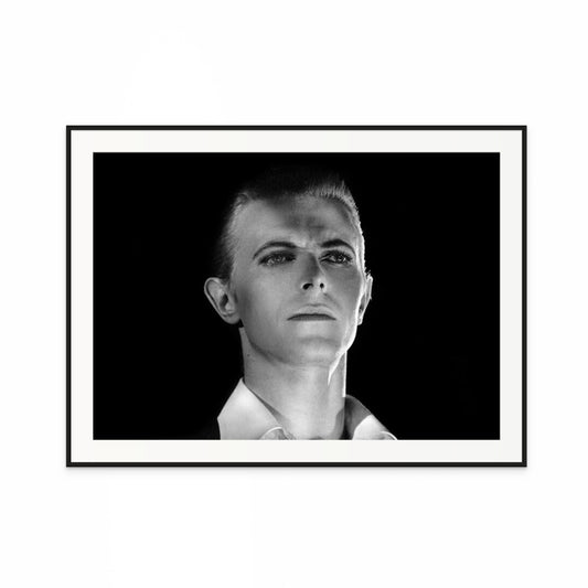 AT THE EDGE OF THE STAGE WITH DAVID BOWIE I BY STEFAN ALMERS