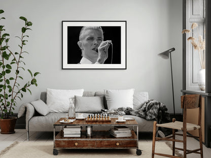 AT THE EDGE OF THE STAGE WITH DAVID BOWIE II BY STEFAN ALMERS