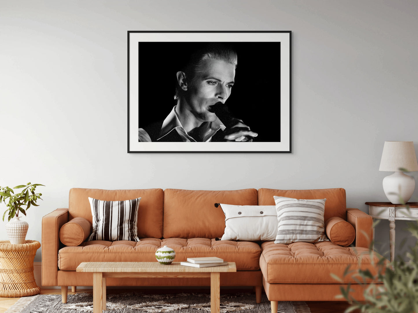 AT THE EDGE OF THE STAGE WITH DAVID BOWIE III BY STEFAN ALMERS