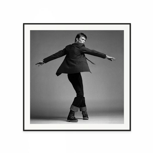 BOWIE TWISTING BY CLIVE ARROWSMITH