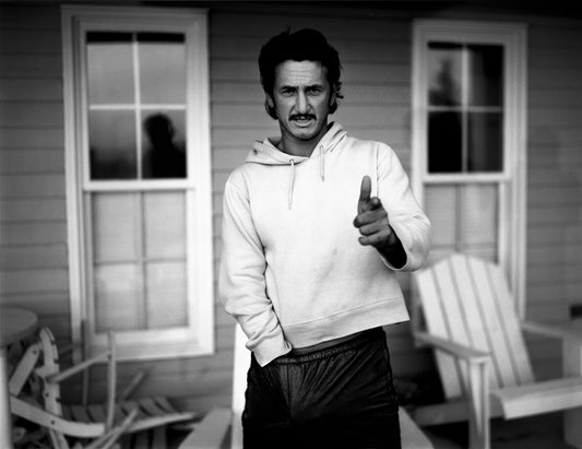 Sean Penn, Hands up